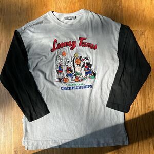 Vintage 90’s Looney Tunes Acme Clothing Embroidered 3/4 Sleeve shirt Sz: L